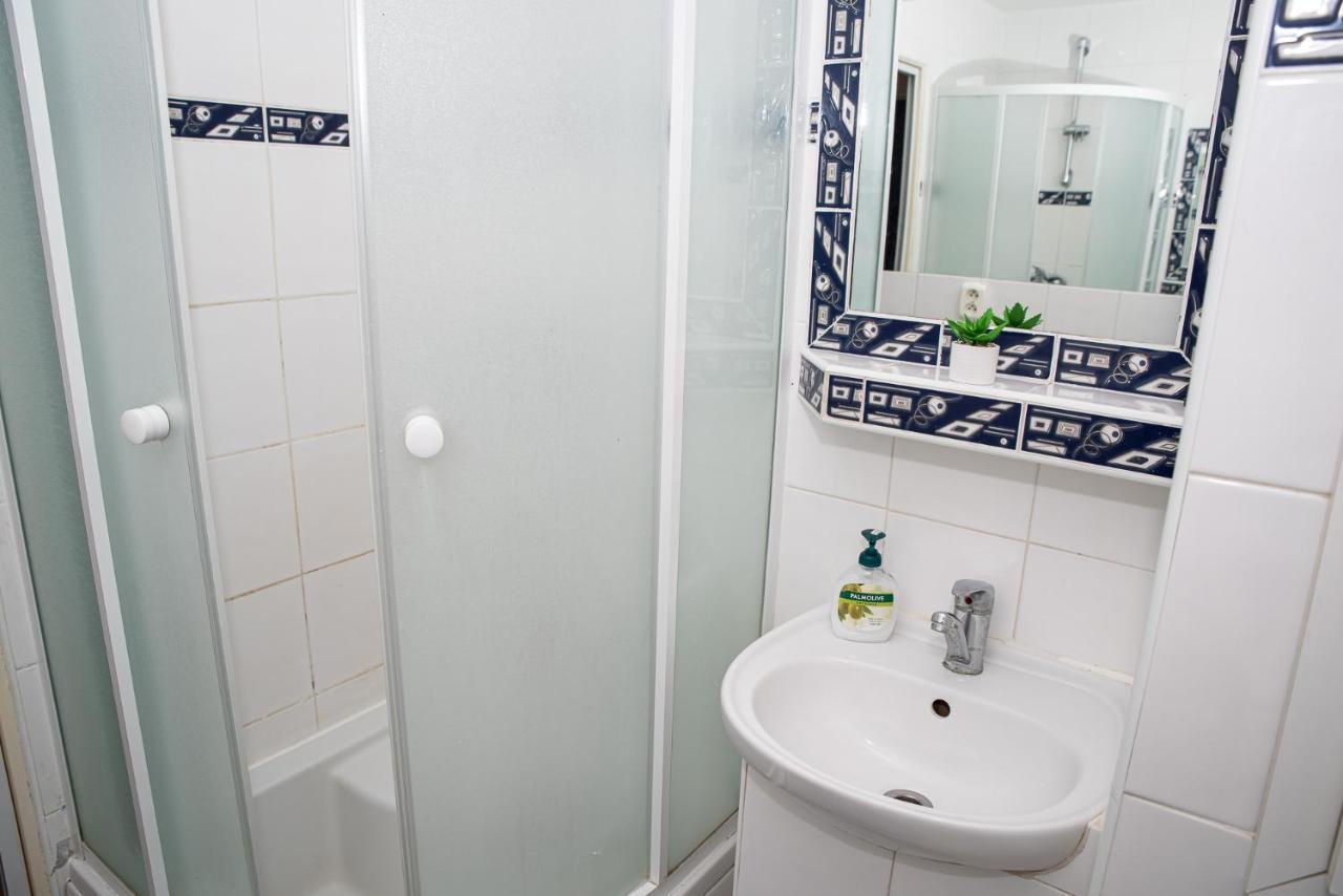 Lovely One Bedroom Apartment Nove Zamky Exterior photo